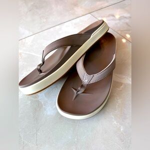 OluKai Flip Flops water friendly. Super comfy. Size 9.